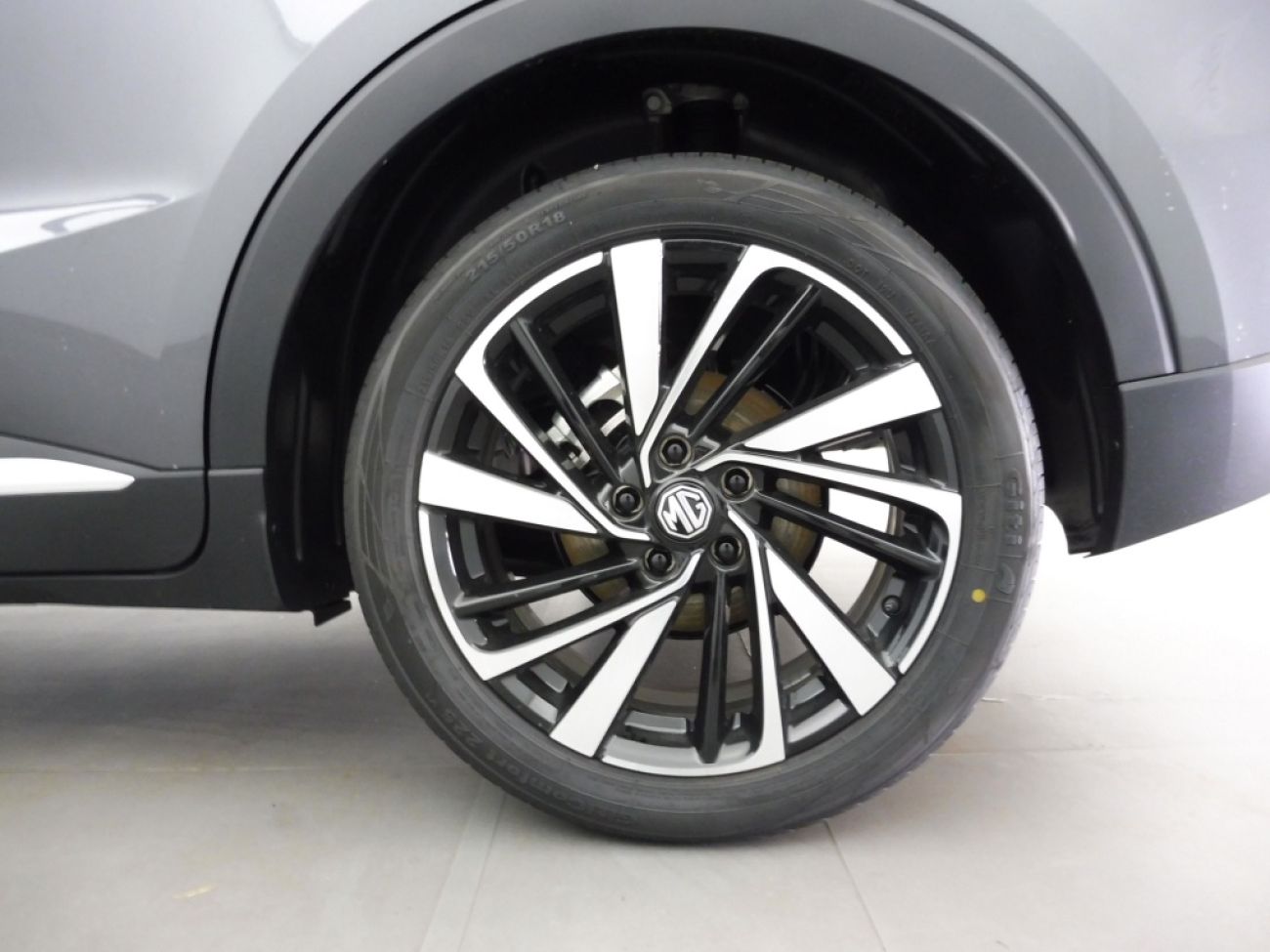 Mandataire MG ZS 1.5 HYBRID+ 197CH LUXURY