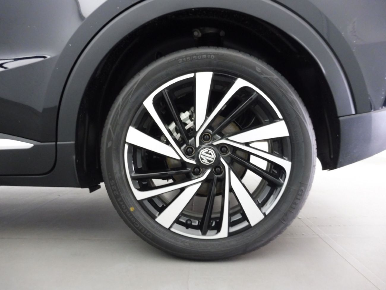 Mandataire MG ZS 1.5 HYBRID+ 197CH LUXURY