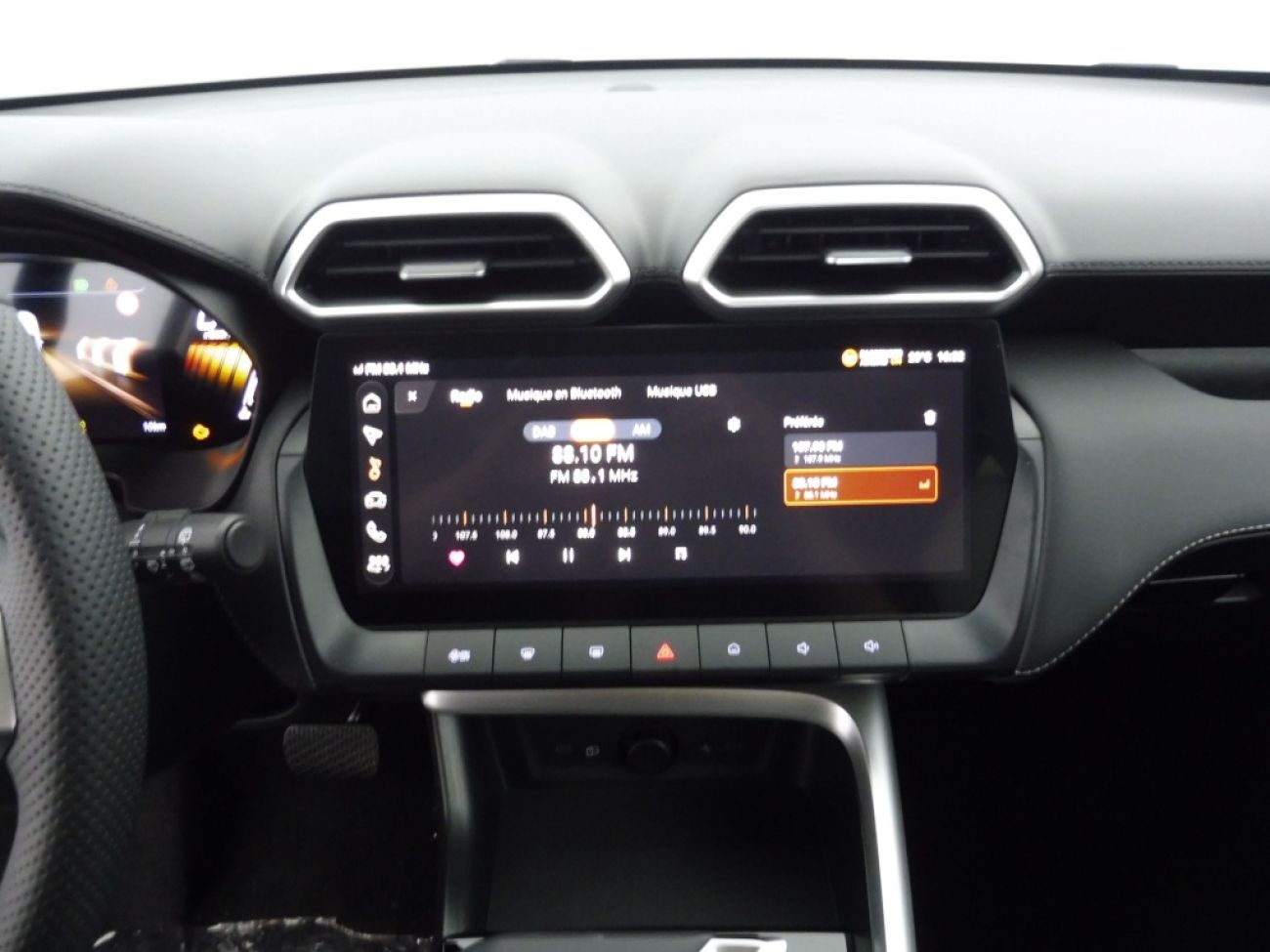 Mandataire MG ZS 1.5 HYBRID+ 197CH LUXURY