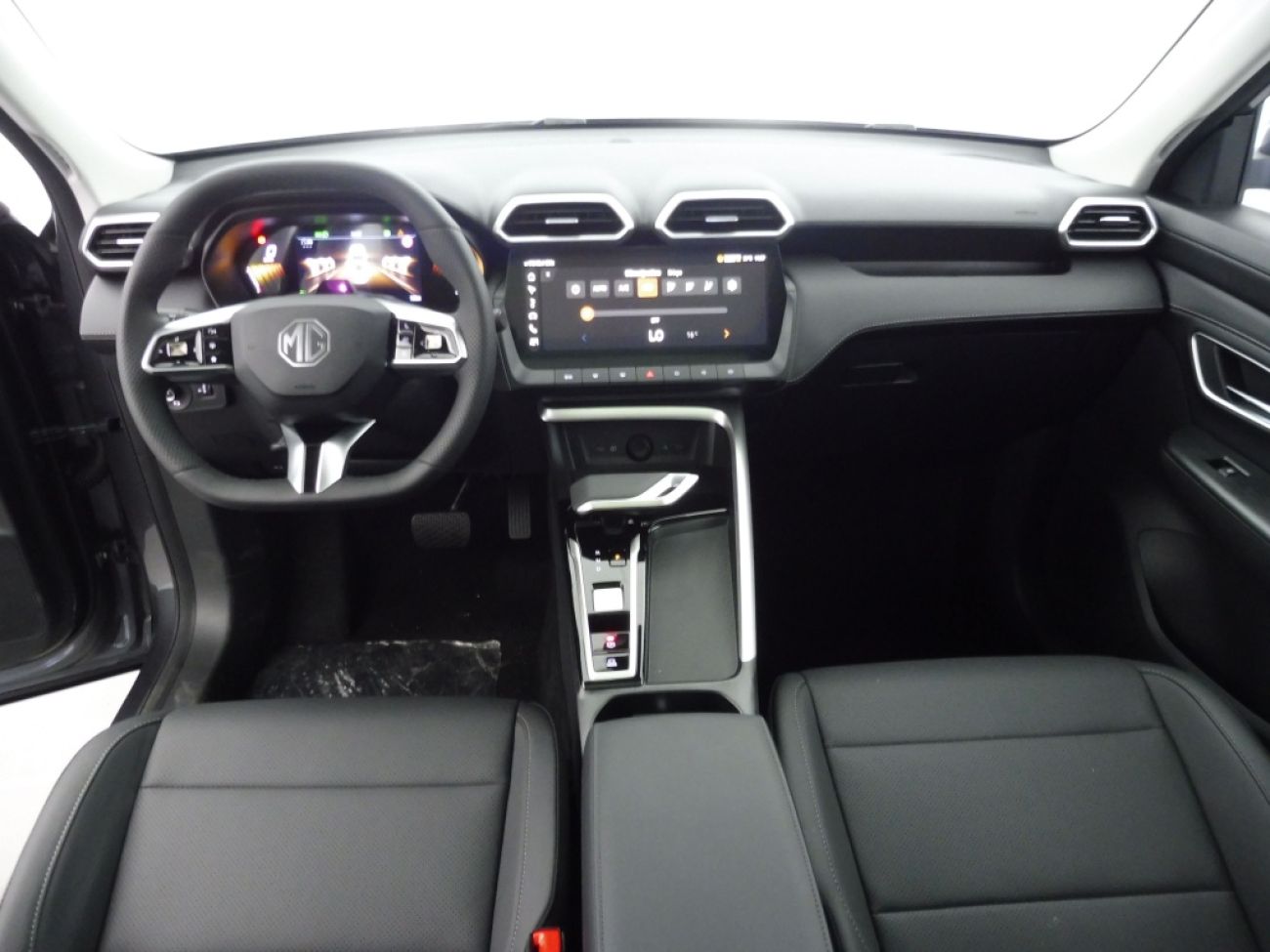 Mandataire MG ZS 1.5 HYBRID+ 197CH LUXURY
