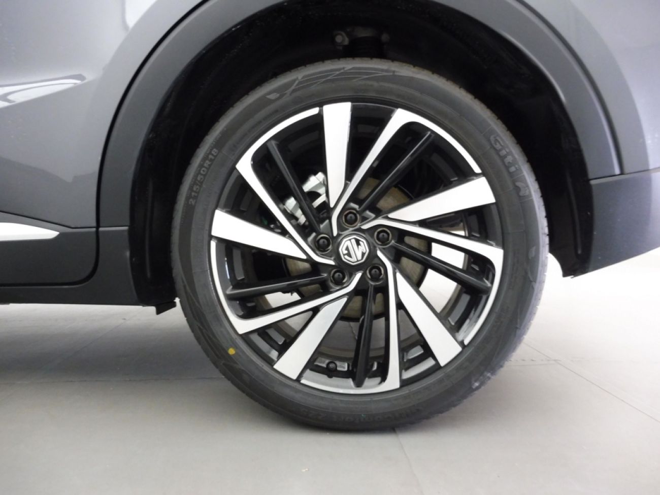 Mandataire MG ZS 1.5 HYBRID+ 197CH LUXURY