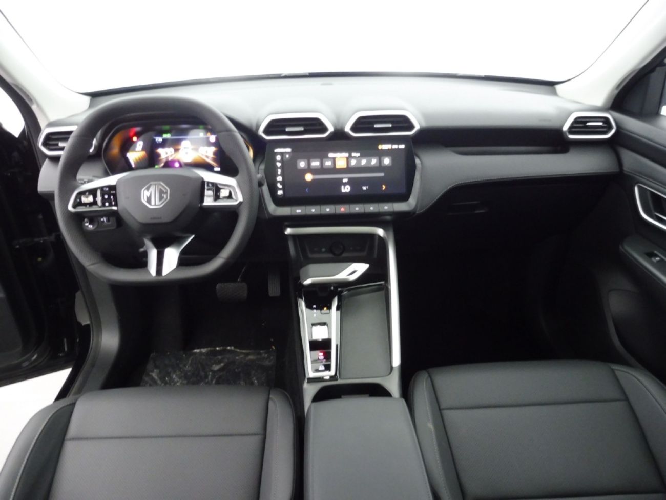 Mandataire MG ZS 1.5 HYBRID+ 197CH LUXURY