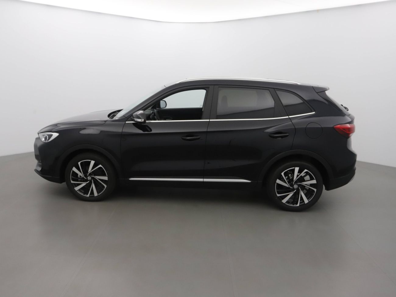 Mandataire MG ZS 1.5 HYBRID+ 197CH LUXURY