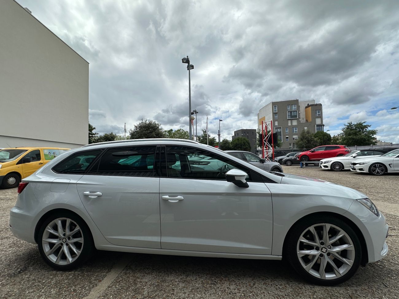 Mandataire Seat LEON ST 1.8 TSI 180 Start/Stop DSG7 FR