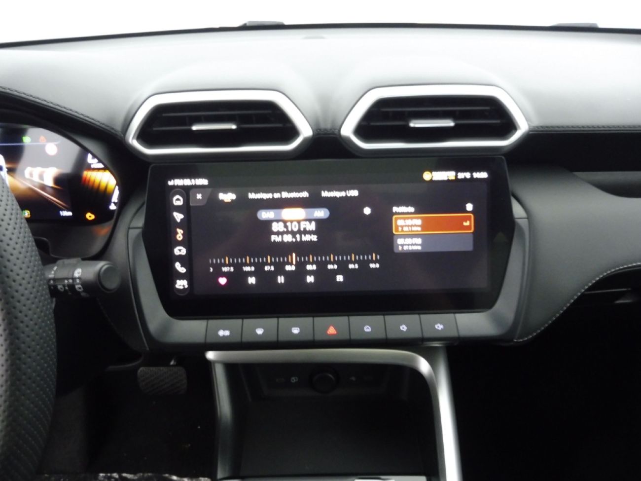 Mandataire MG ZS 1.5 HYBRID+ 197CH LUXURY