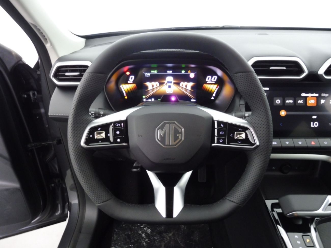 Mandataire MG ZS 1.5 HYBRID+ 197CH LUXURY